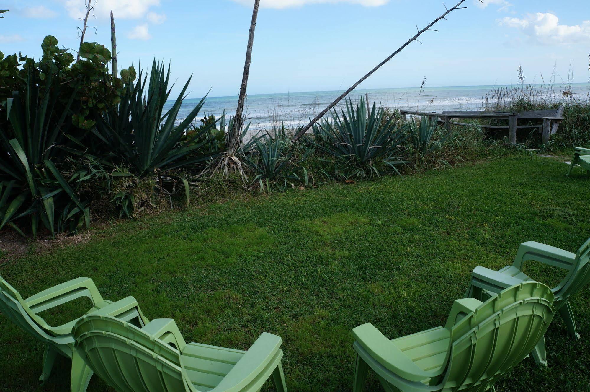 Ocean Front Paradise Resort メルボルン エクステリア 写真